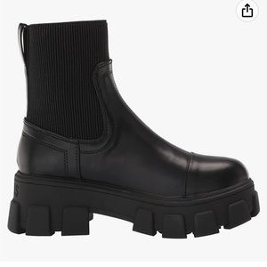 NIB Circus by Sam Edelman Davina boots (size 9)